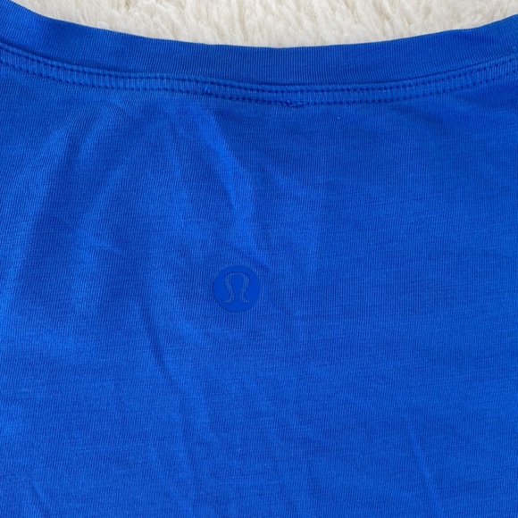 ❤️ Lululemon Cates Tee Size 4 Wild Bluebell - Picture 4 of 4